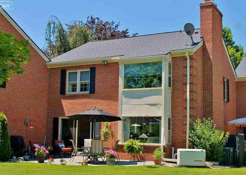 1st image of 9283 Oakmont Dr