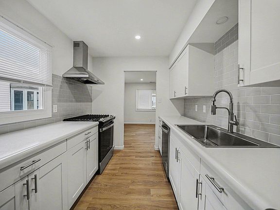 4th image of 613 N Ashland Ave