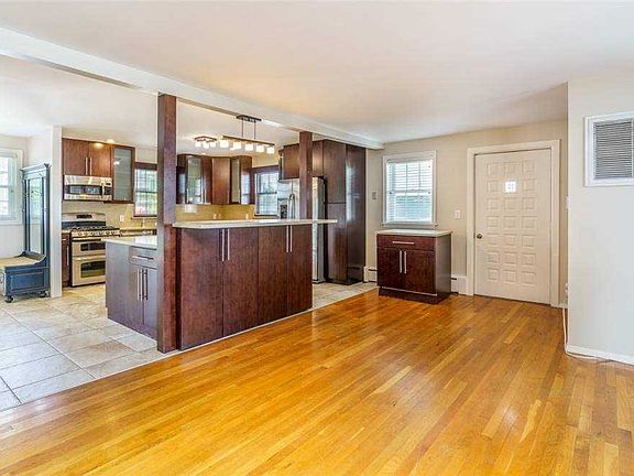 4th image of 14931 Powells Cove Blvd