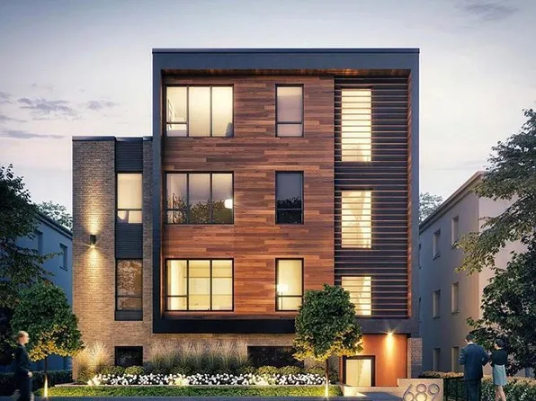 689 Churchill Avenue N