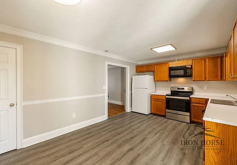 116 Barrington Dr #4 — Photo 8