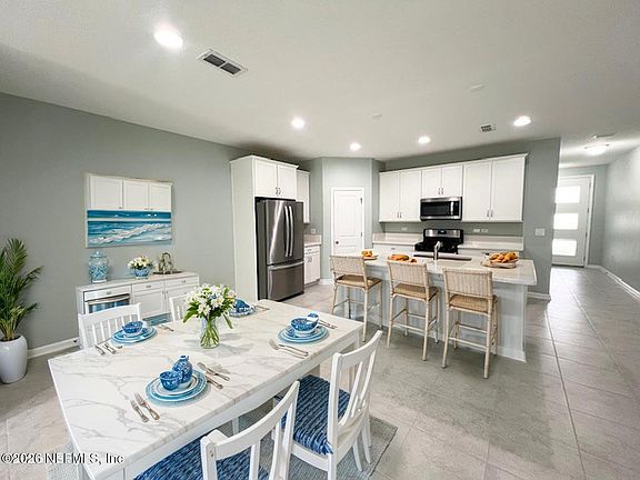 3rd image of 11264 MINNETTA Court