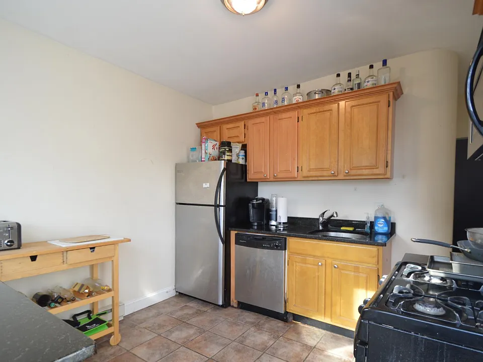 21 Pratt St #2F