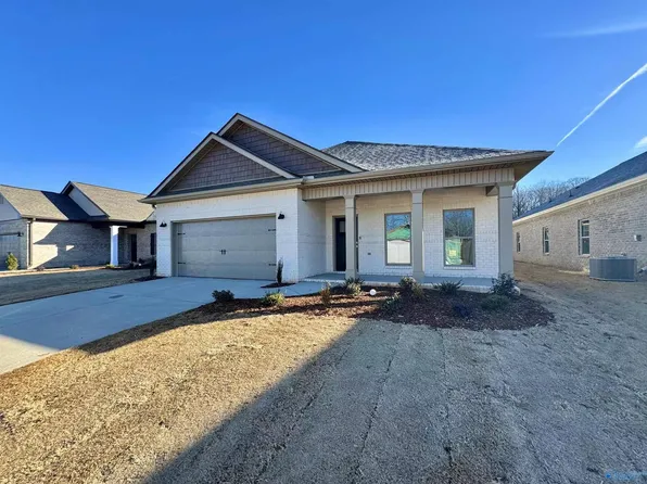 11092 Wayland Ridge Dr, Madison, AL 35756