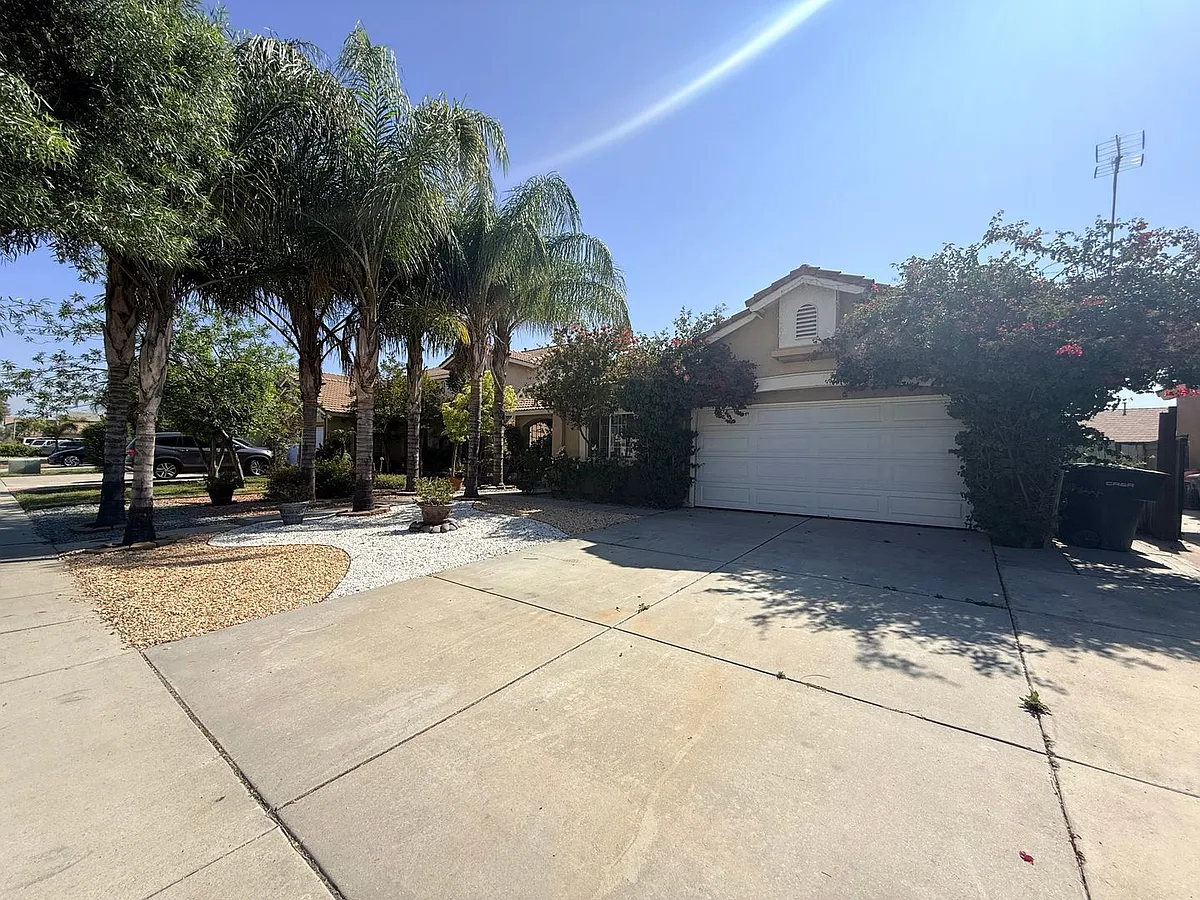 Building Photo - 2293 Murrieta Rd