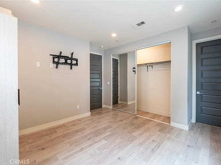6938 Peach Ave — Photo 12