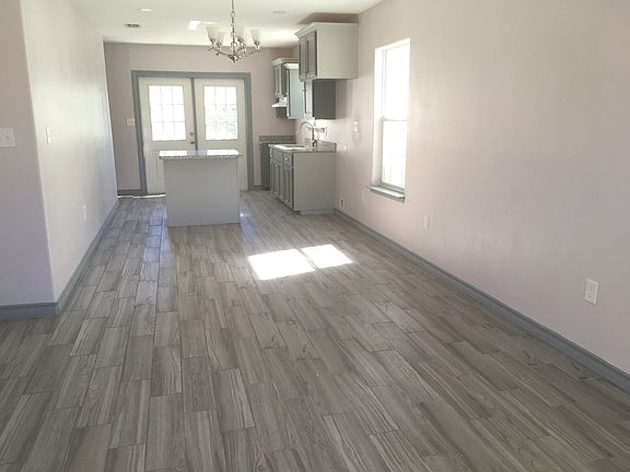 2nd image of 2809 Melanie Dr