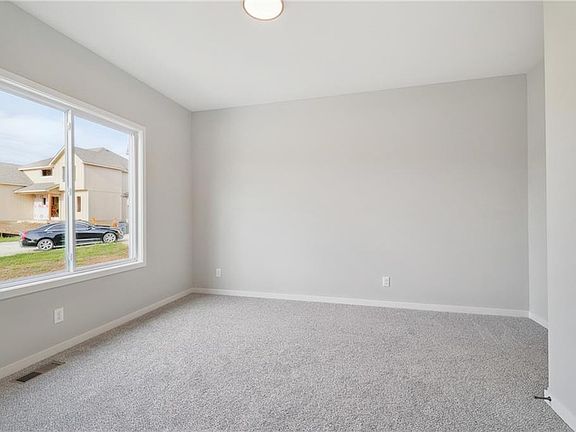 5th image of 2600 SW Summer Creek Cir
