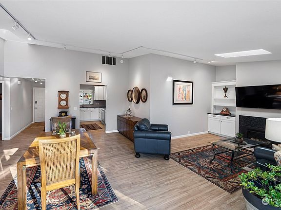 5th image of 2910 Firwood Ln APT 209