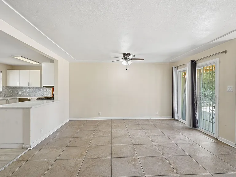 742 E Sierra Vista Dr — Photo 26