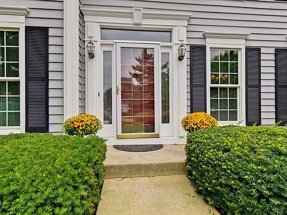 3rd image of 21333 W Williamsburg Ct