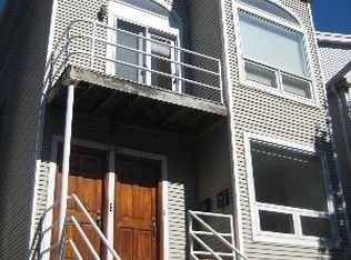 1228 W Barry Ave #2, Chicago, IL 60657