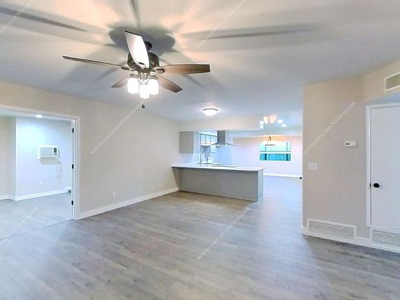 4th image of 9700 E Celeste Dr