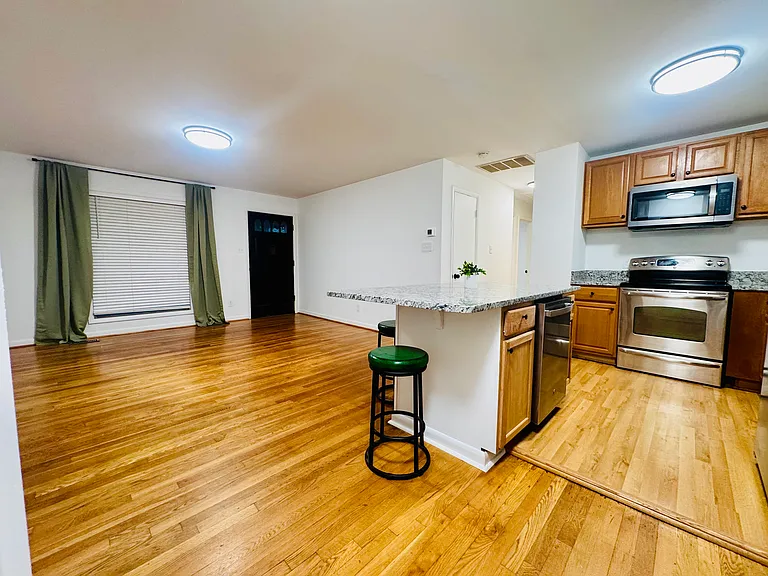 1216 W Leigh St — Photo 35