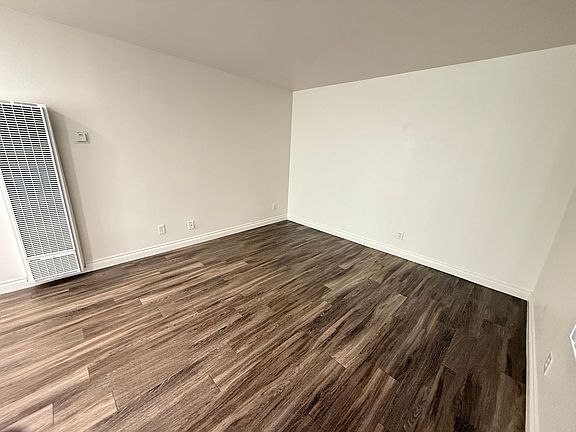 5th image of 1051 Law St #8