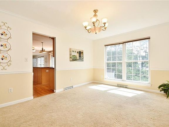 5th image of 1720 Dawn Dr