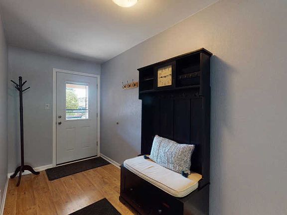 4th image of 16332 Oxford Dr #1