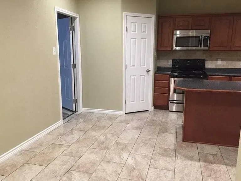 1532 Bryant Way — Photo 9