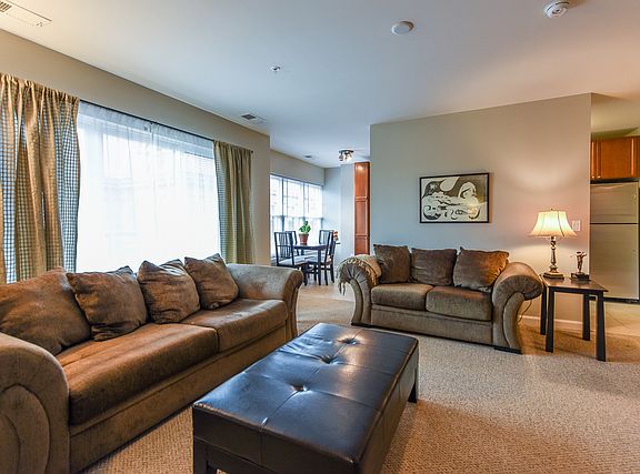 4th image of 255 E Liberty Dr #5042