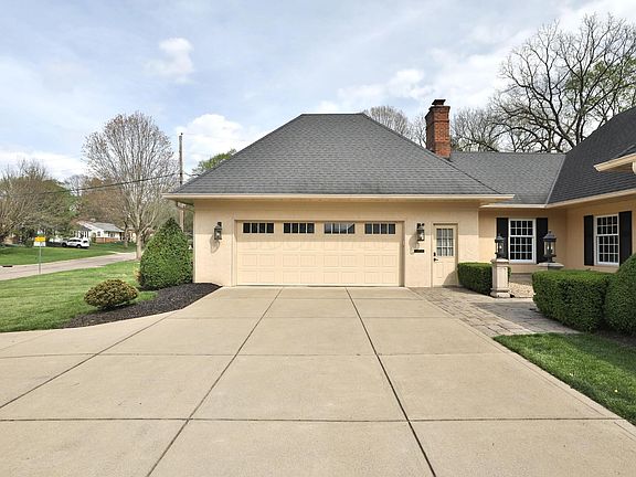 4th image of 309 Melbourne Pl