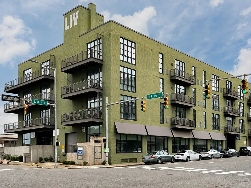 2201 5th Ave S #208