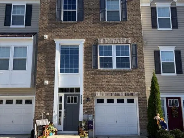 9819 Ravenhurst Rd, Middle River, MD 21220