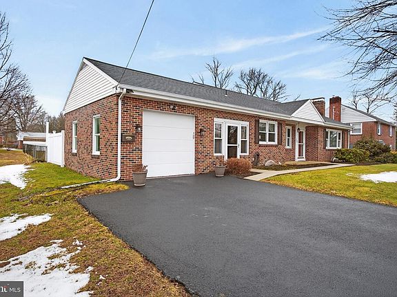 3rd image of 323 Millersville Rd