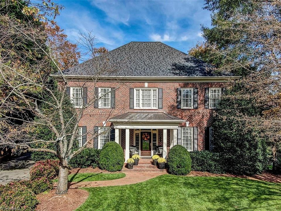 1st image of 407 Cross Vine Ln
