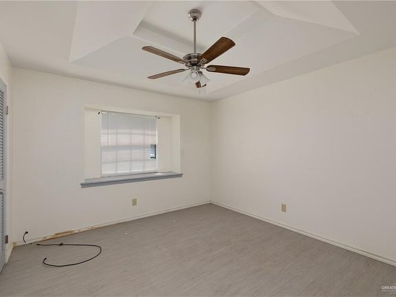 4th image of 5809 N 33rd St