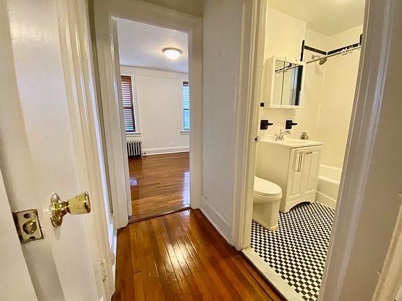 4th image of 3215 35th St APT F5
