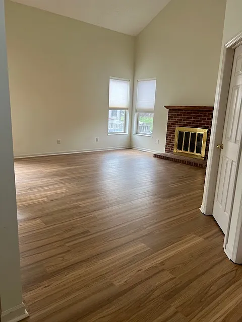 4 bed, 2.5 bath, 2350 sqft, $3,500 — Photo 3
