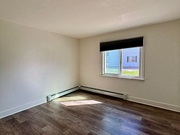 5th image of 77 Laverack Ave #2