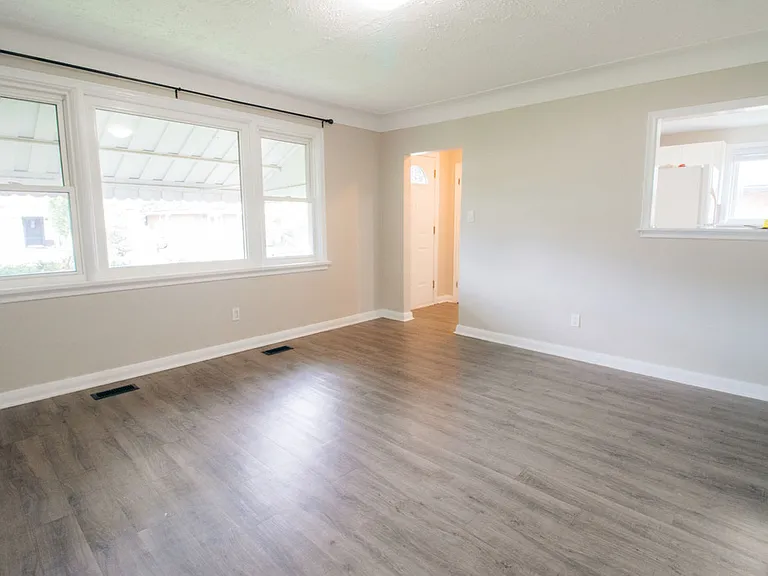 89 Clarendon Ave — Photo 24