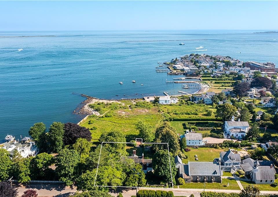 39 Church St, Stonington, CT 06378 | Zillow