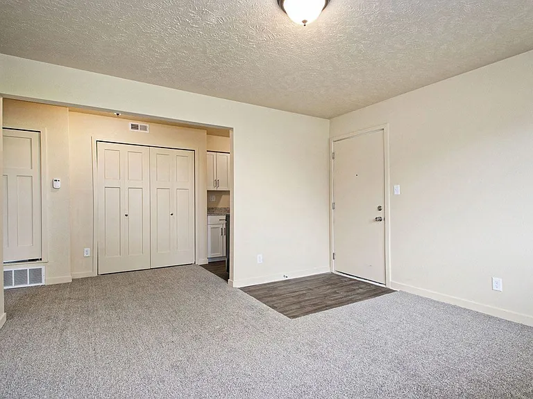 Old Farm Apartments — Photo 20