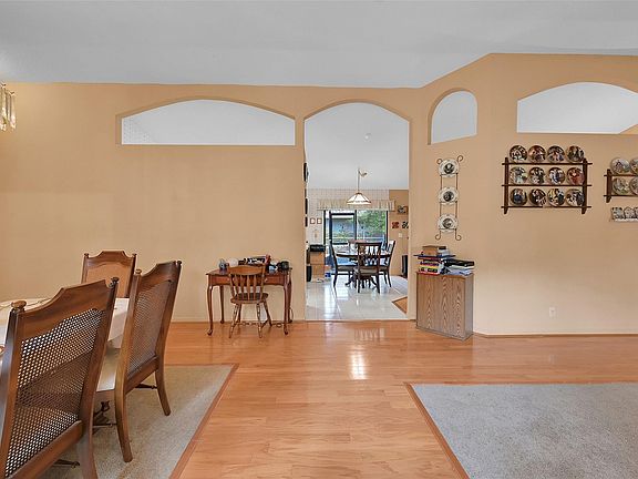 5th image of 5542 NW 41st Avenue