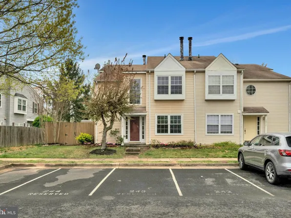 14013 Grumble Jones Ct #B, Centreville, VA 20121