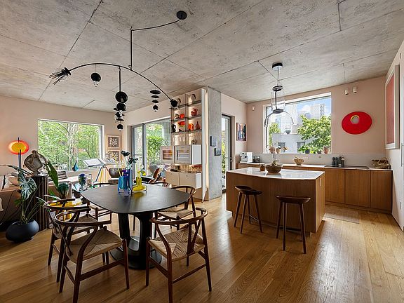 3rd image of 450 Warren St #3C
