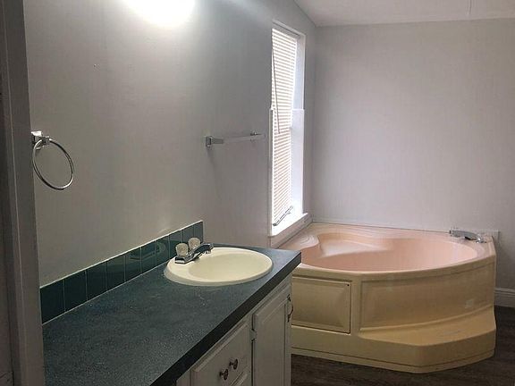 3rd image of 11 Tower Manor Dr #3mech222w