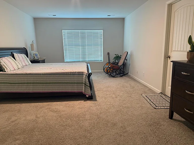 325 Thompson Dr — Photo 5