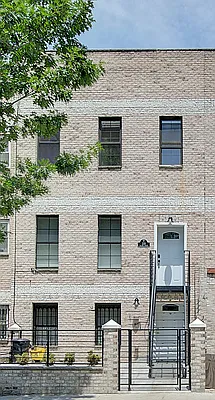 Rented by Compass | media 18