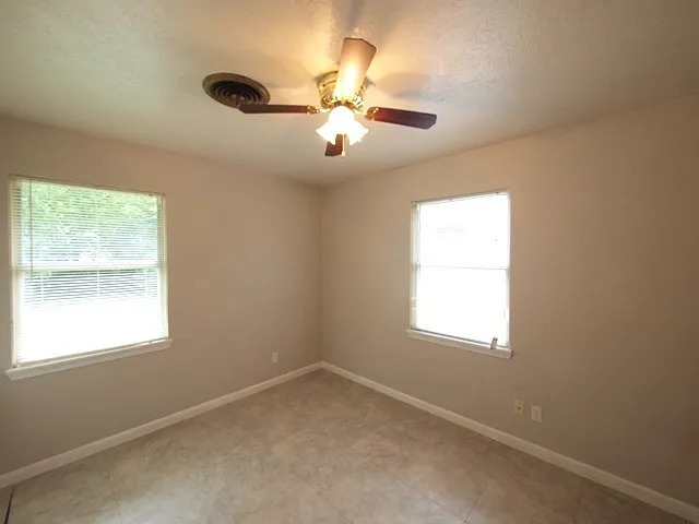 708 Jefferis Ave — Photo 18