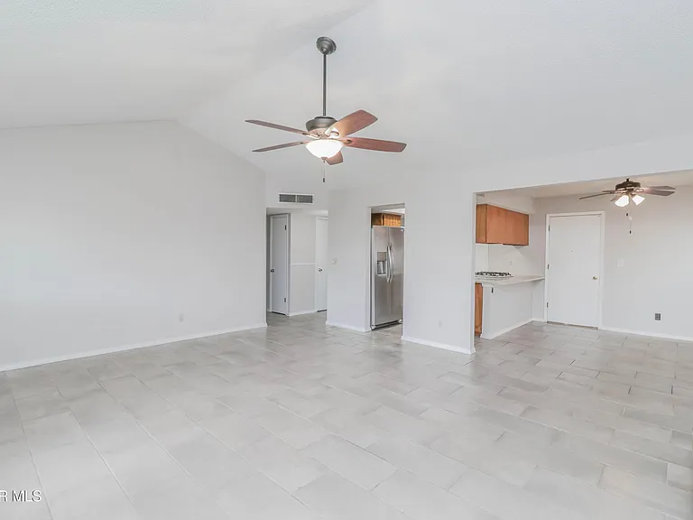 11052 Middledale St — Photo 14
