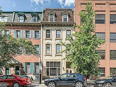 2025 Arch St #E — Photo 1