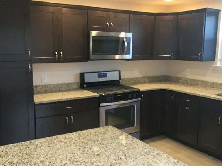 438 W Chestnut St — Photo 21