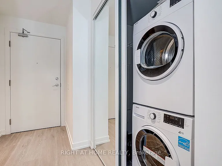 8 Wellesley St W #2606 — Photo 30