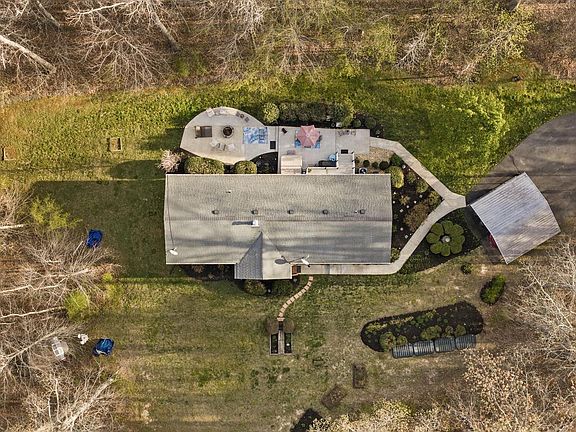 3rd image of 9401 Mill Pond Rd