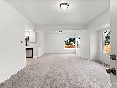 4 bed, 1338 sqft, $3,250 — Photo 3