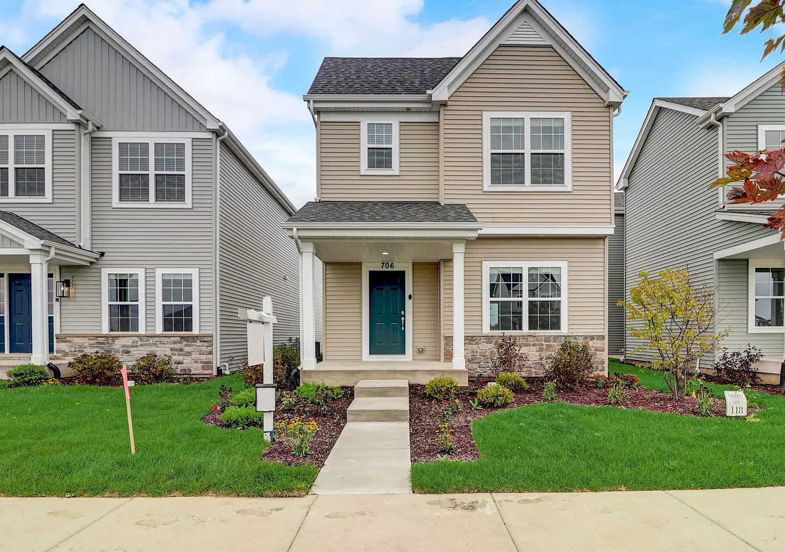 3 bed, 2.5 bath, 1668 sqft, $3,115 — Photo 1