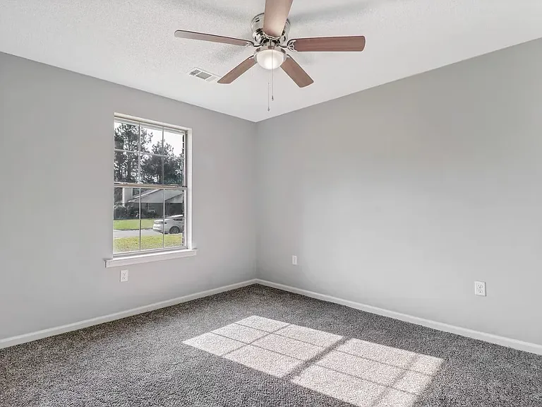 1232 Pineridge Way — Photo 14